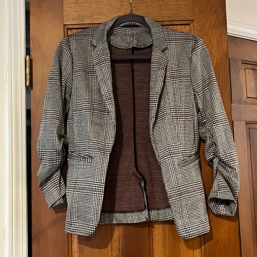 AKIRA Black and White Houndstooth Blazer